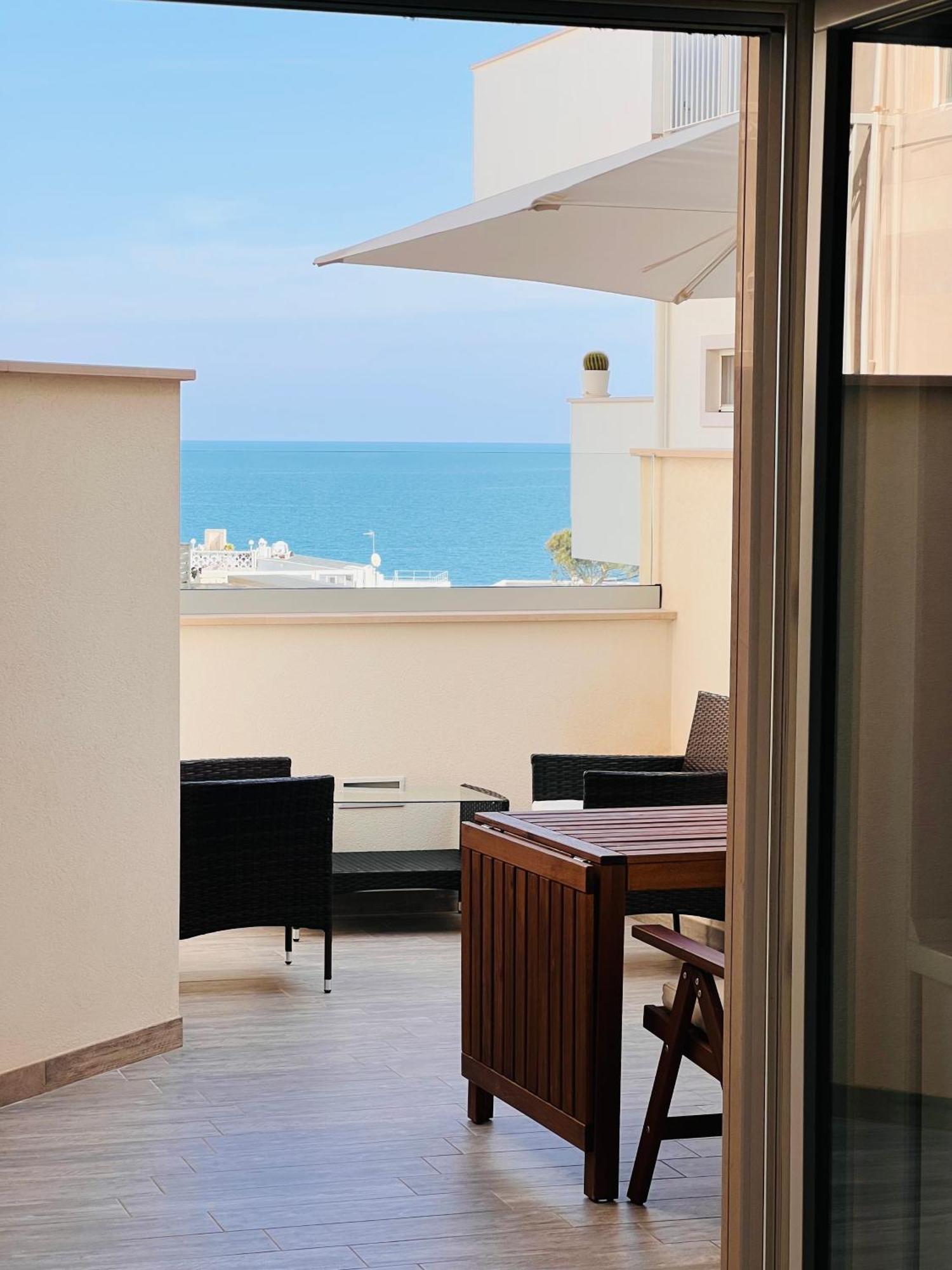 Orange Dream Hotel โปลีญาโนอามาเร ภายนอก รูปภาพ